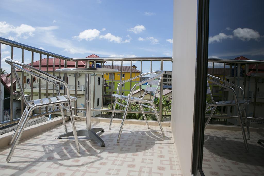 G&B Guesthouse Patong Exterior photo