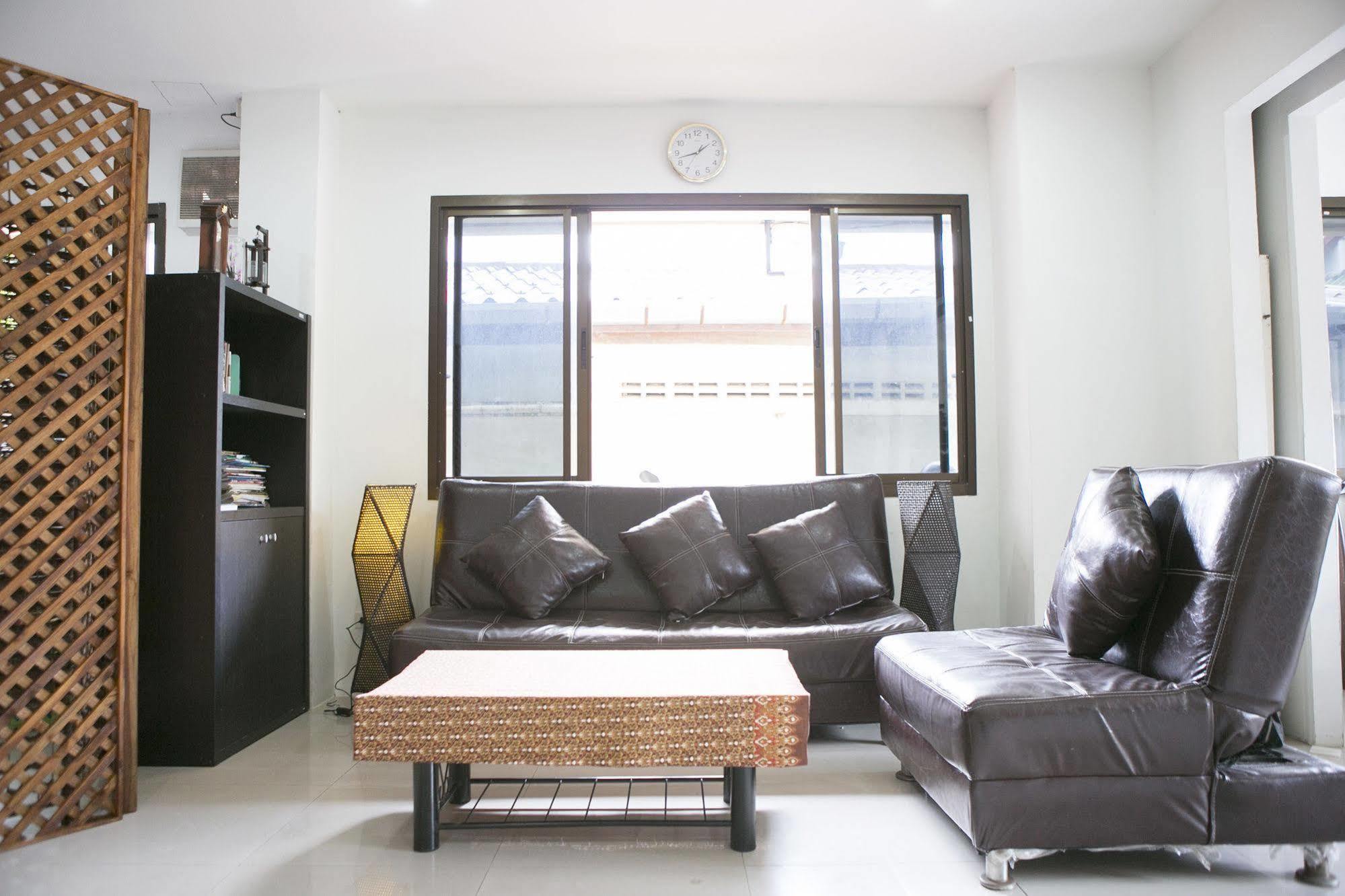 G&B Guesthouse Patong Exterior photo