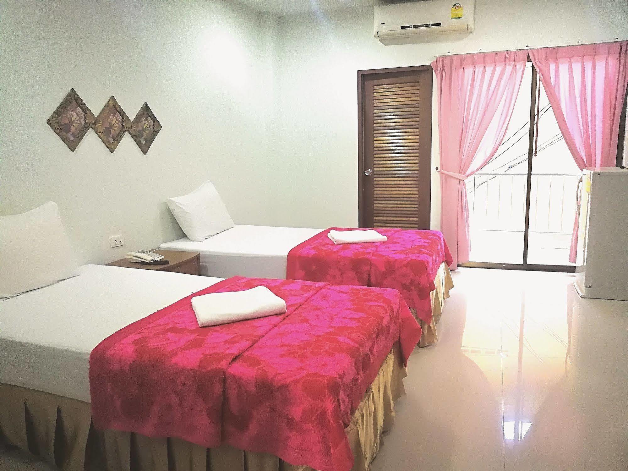 G&B Guesthouse Patong Exterior photo
