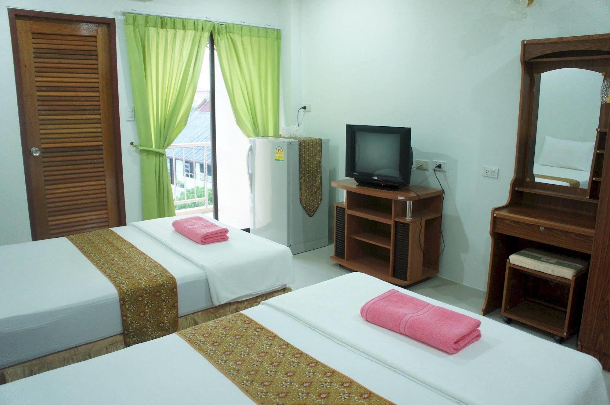 G&B Guesthouse Patong Exterior photo