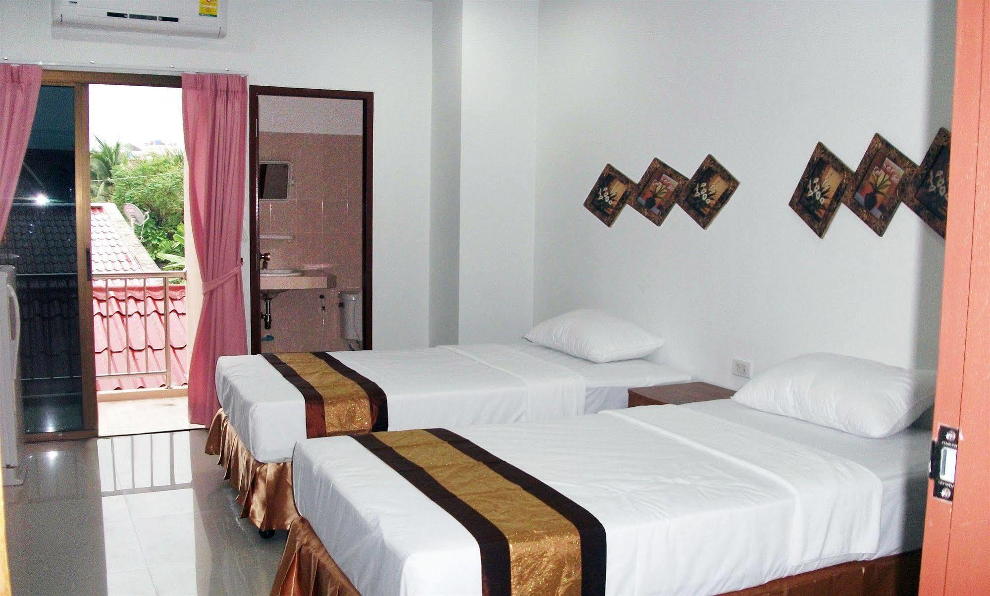 G&B Guesthouse Patong Exterior photo