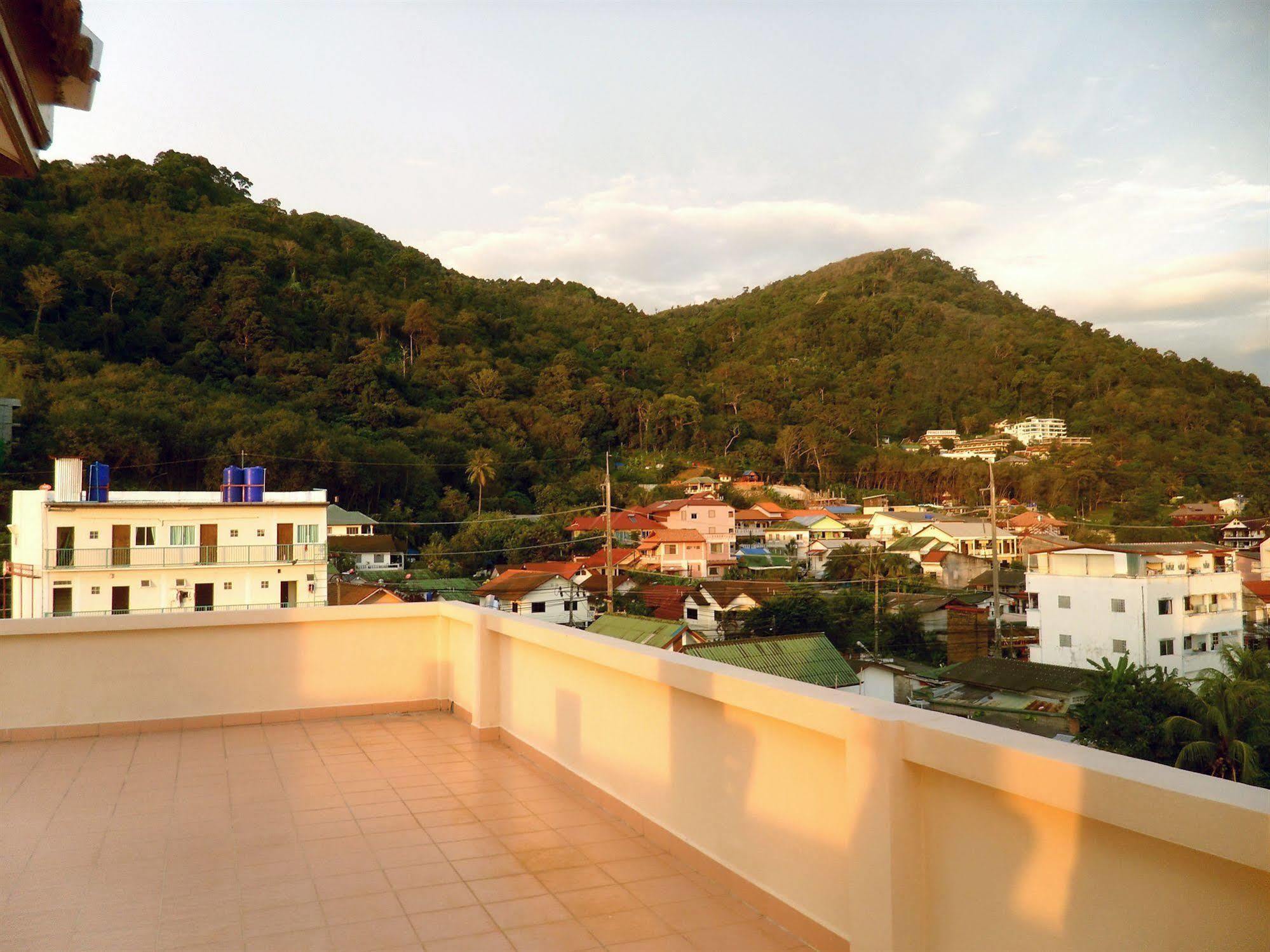 G&B Guesthouse Patong Exterior photo